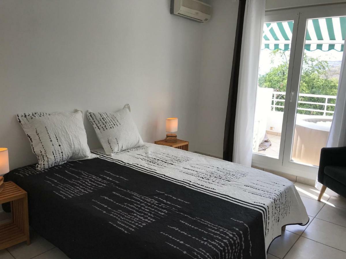 Meublé Homard avec jacuzzi et vue mer Saint-Gilles Les Bains Extérieur photo