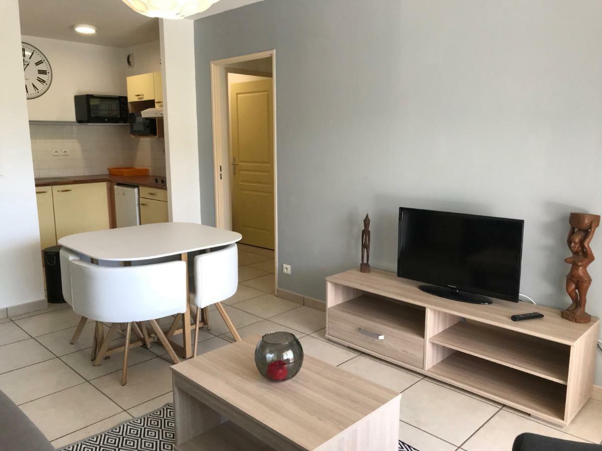 Meublé Homard avec jacuzzi et vue mer Saint-Gilles Les Bains Extérieur photo