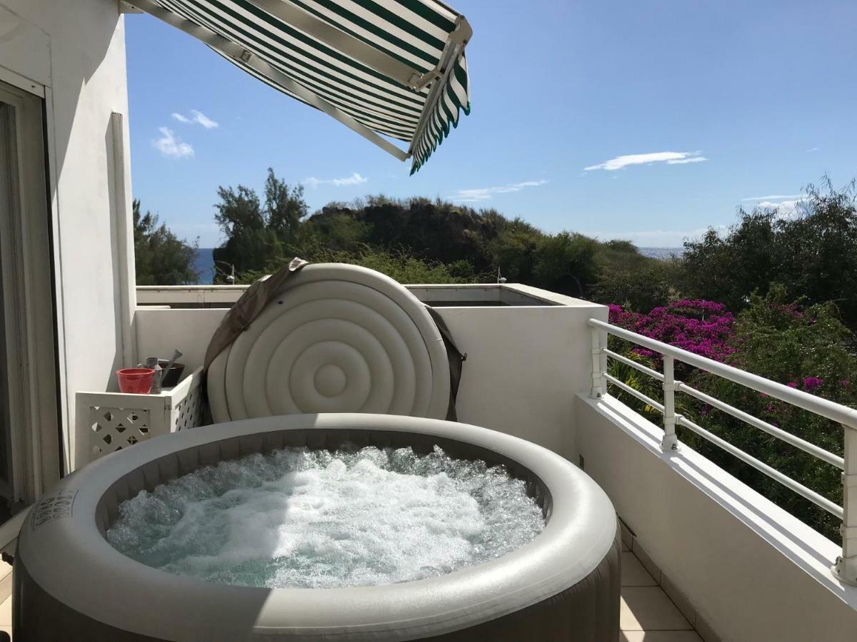 Meublé Homard avec jacuzzi et vue mer Saint-Gilles Les Bains Extérieur photo